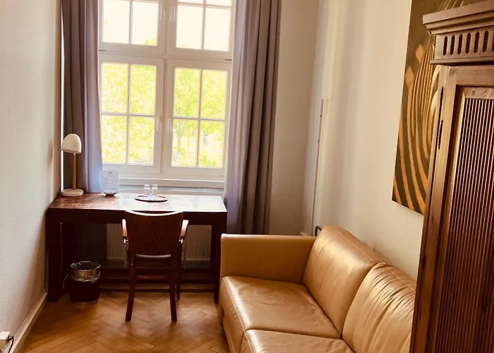 Amsterdam Hotel 3*